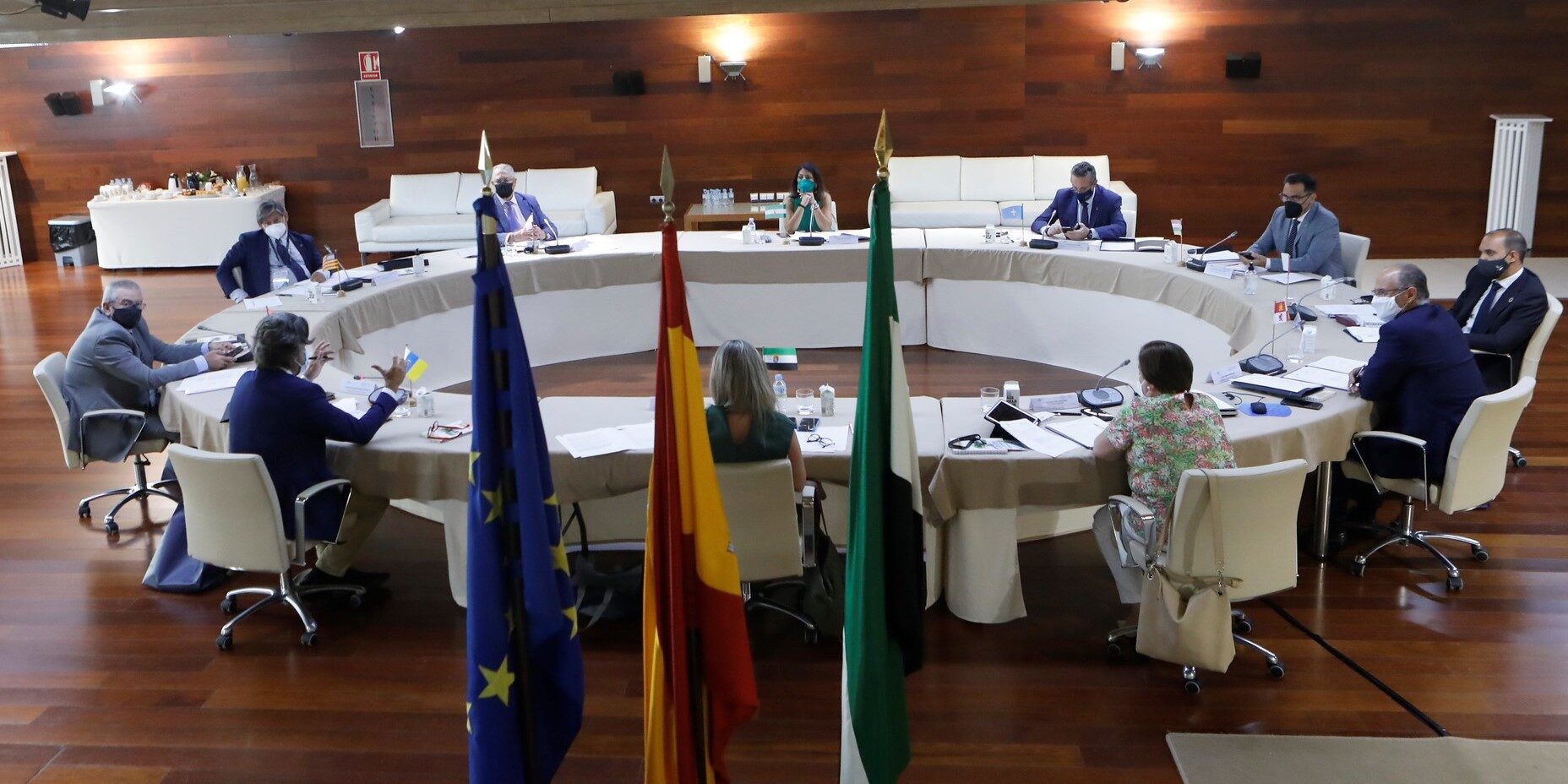 Blanca Martín preside la reunión del Plenario de la COPREPA que acoge la Asamblea de Extremadura
